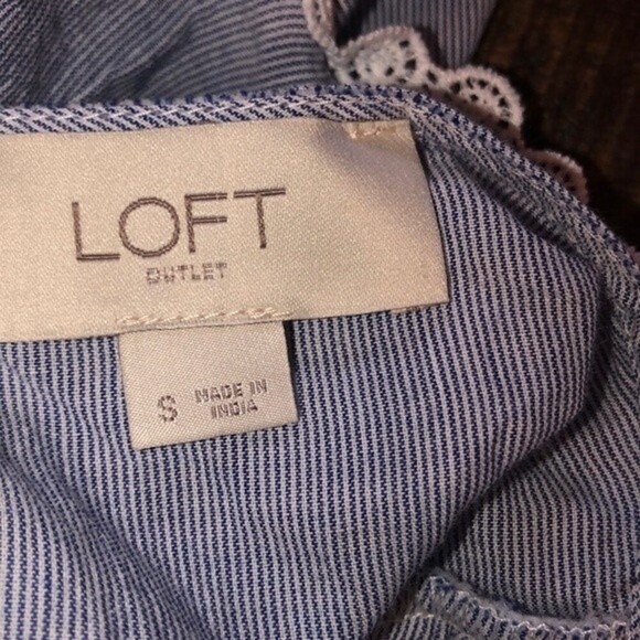 Ann Taylor LOFT small blue striped romantic top - Picture 3 of 4